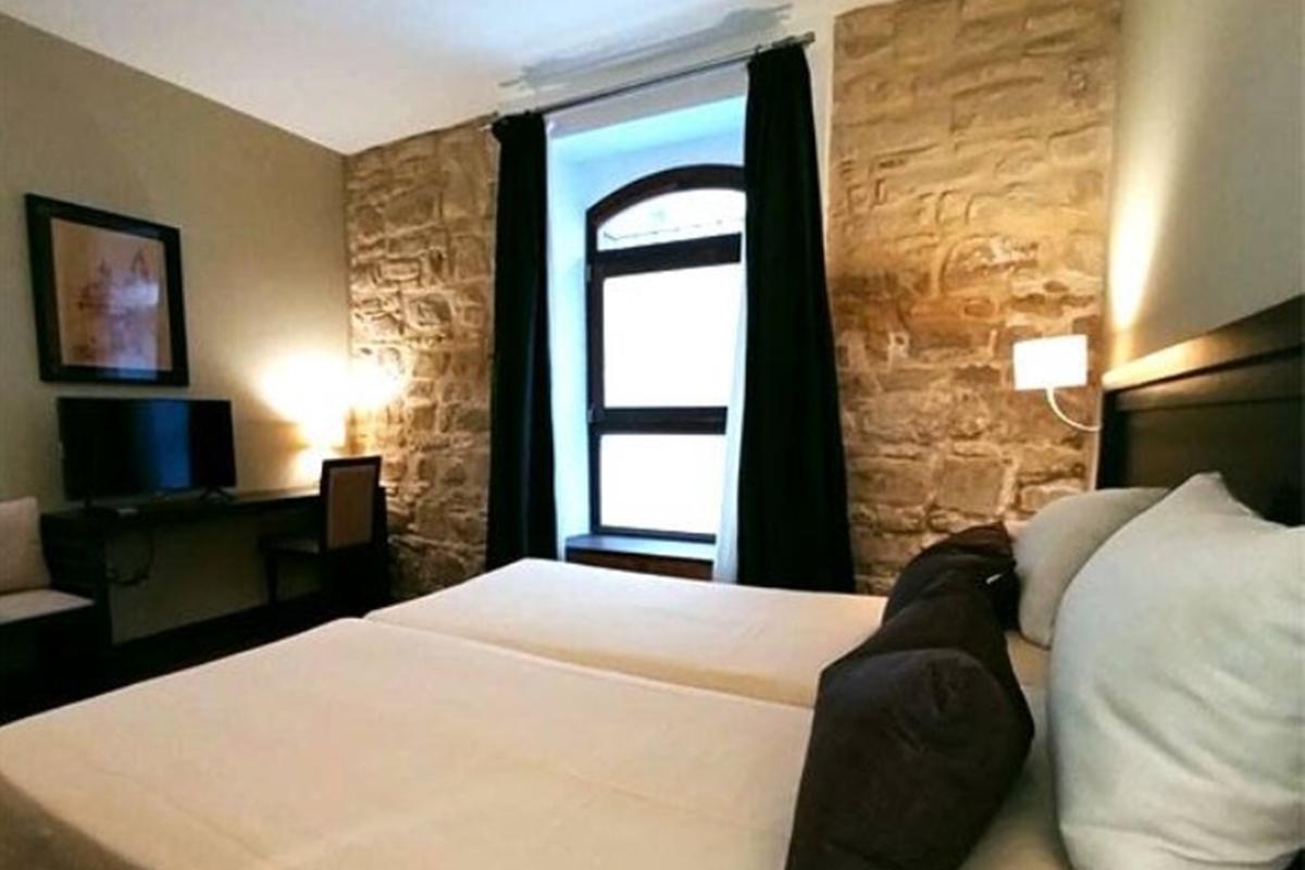 Hotel Baeza Monumental By Eme Hoteles Экстерьер фото