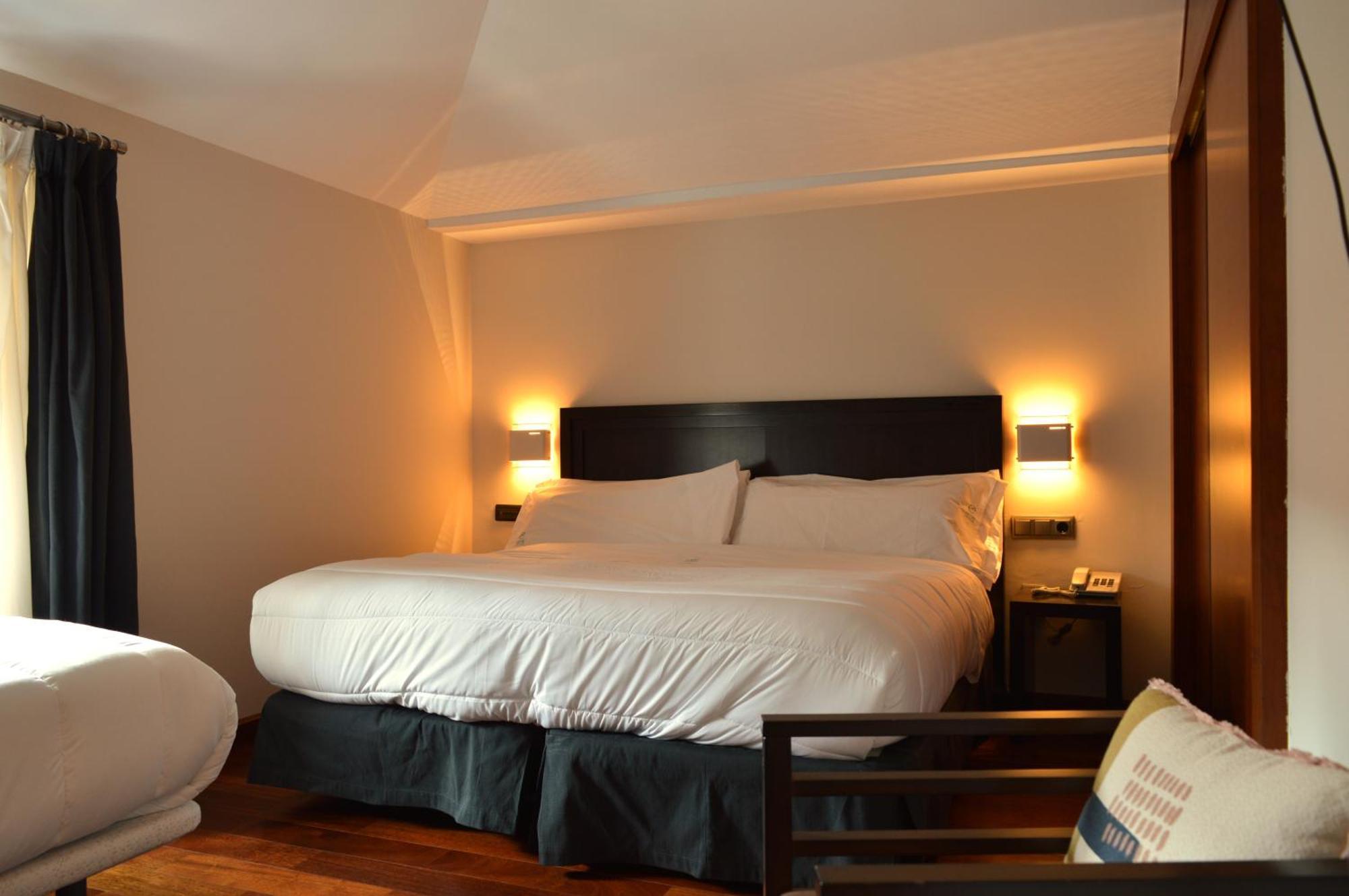 Hotel Baeza Monumental By Eme Hoteles Экстерьер фото