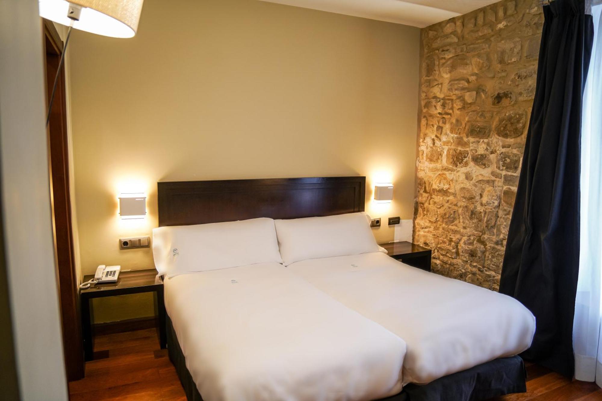 Hotel Baeza Monumental By Eme Hoteles Экстерьер фото