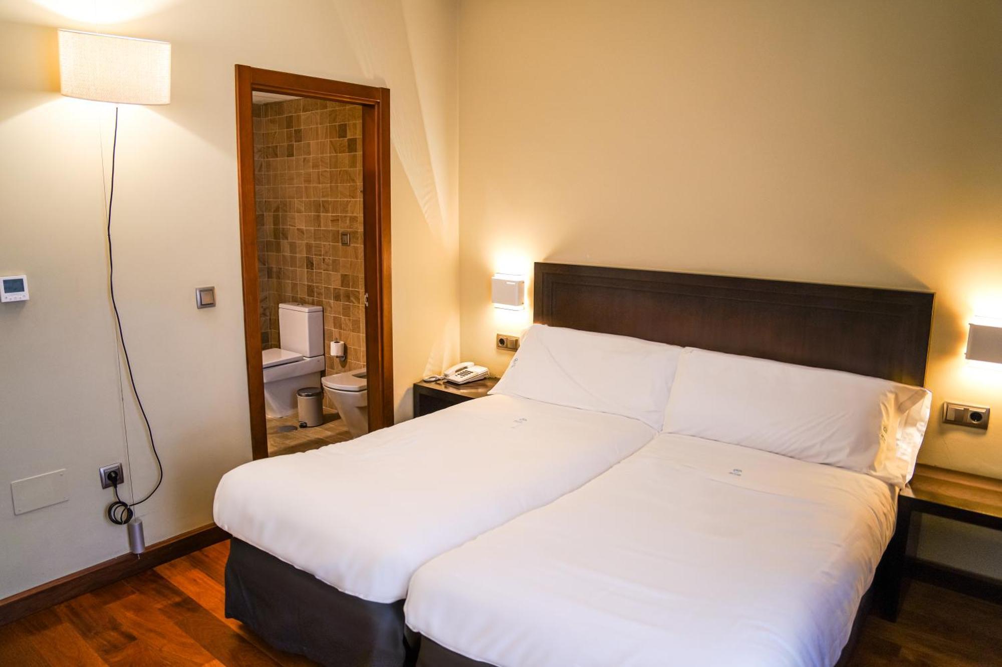 Hotel Baeza Monumental By Eme Hoteles Экстерьер фото