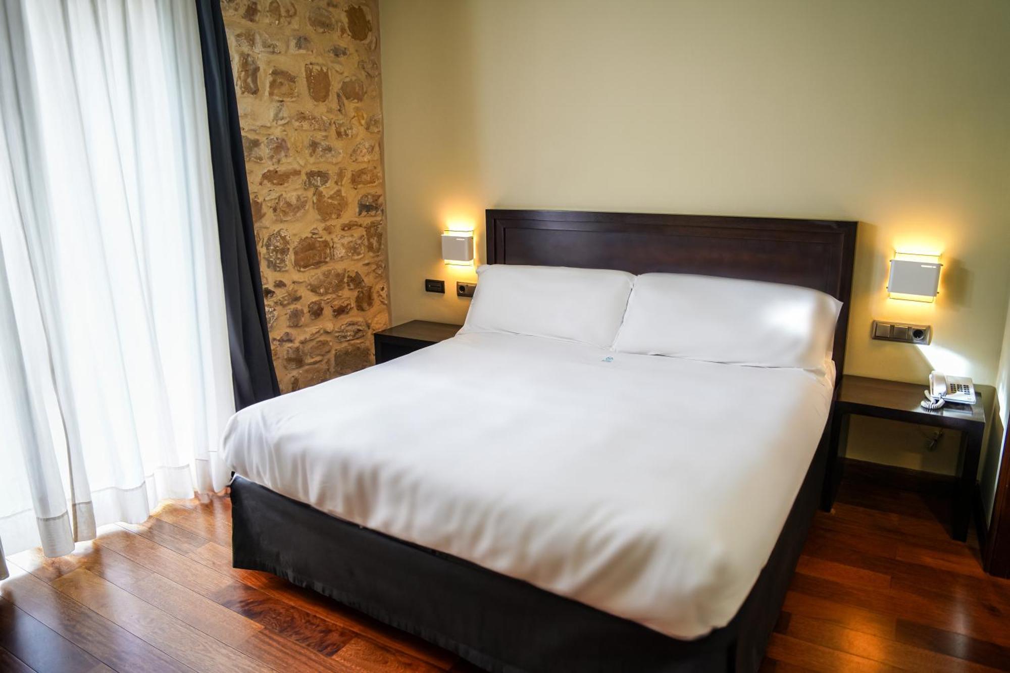 Hotel Baeza Monumental By Eme Hoteles Экстерьер фото