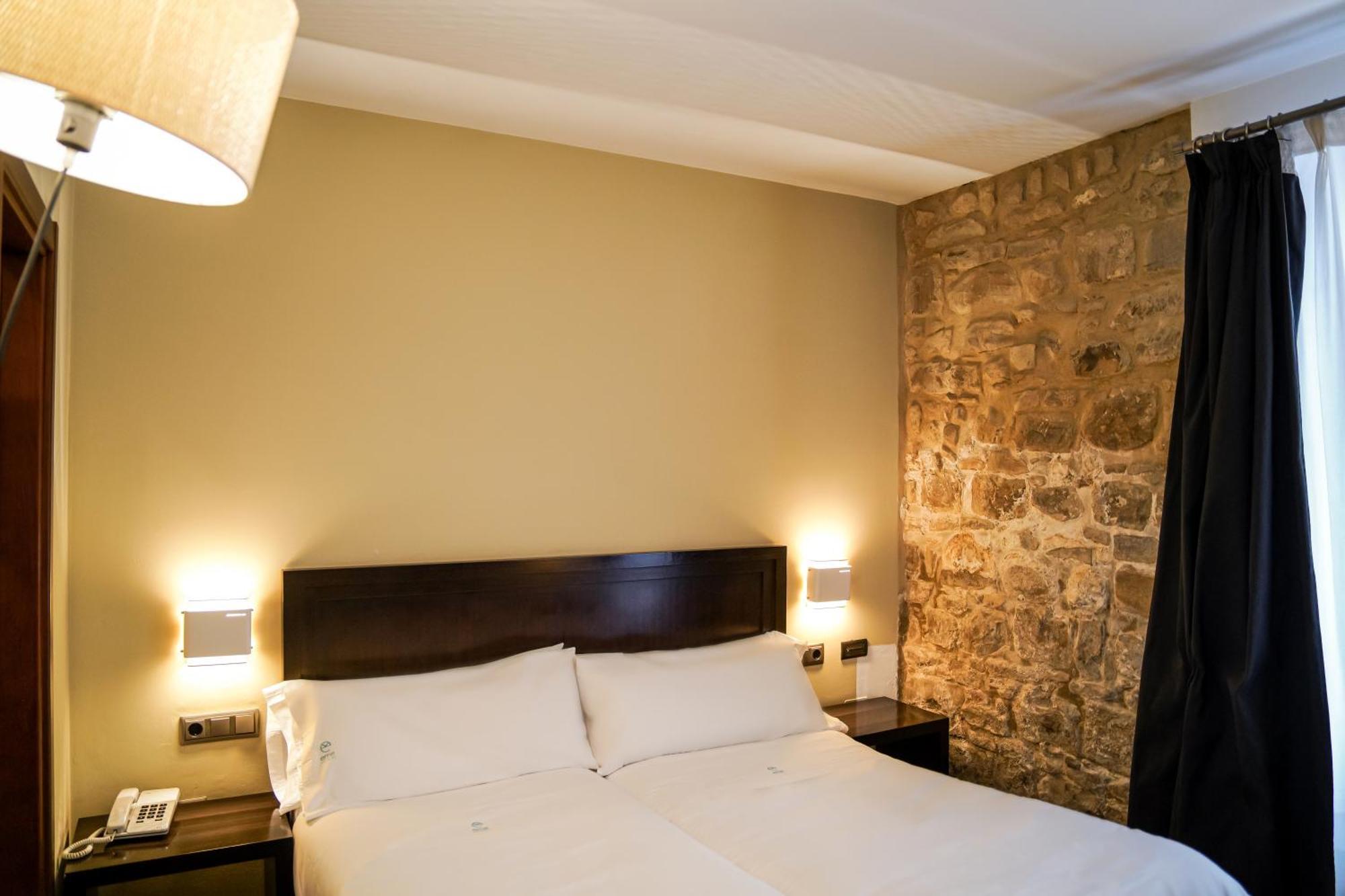 Hotel Baeza Monumental By Eme Hoteles Экстерьер фото