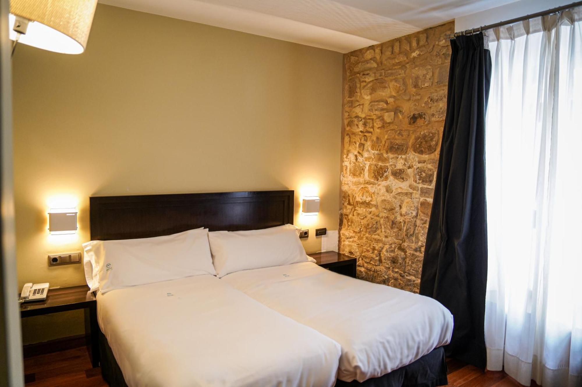 Hotel Baeza Monumental By Eme Hoteles Экстерьер фото